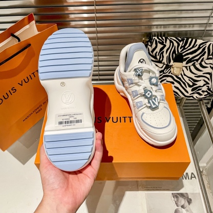 Women's Archlight Sneaker