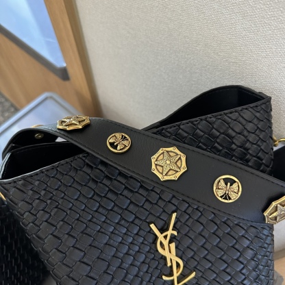 LE 37 SMALL IN SHINY LEATHER