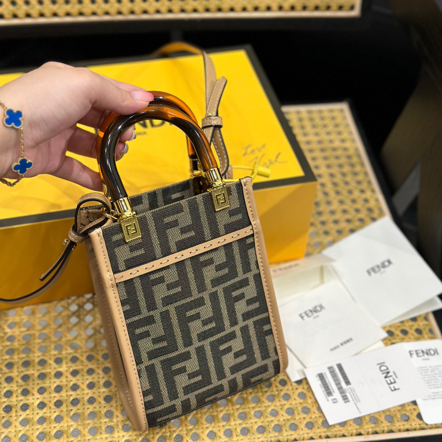 Mini Sunshine Shopper