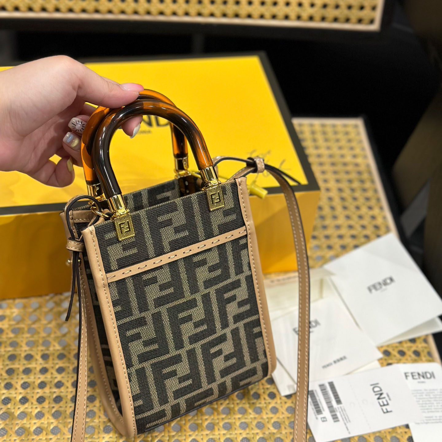 Mini Sunshine Shopper