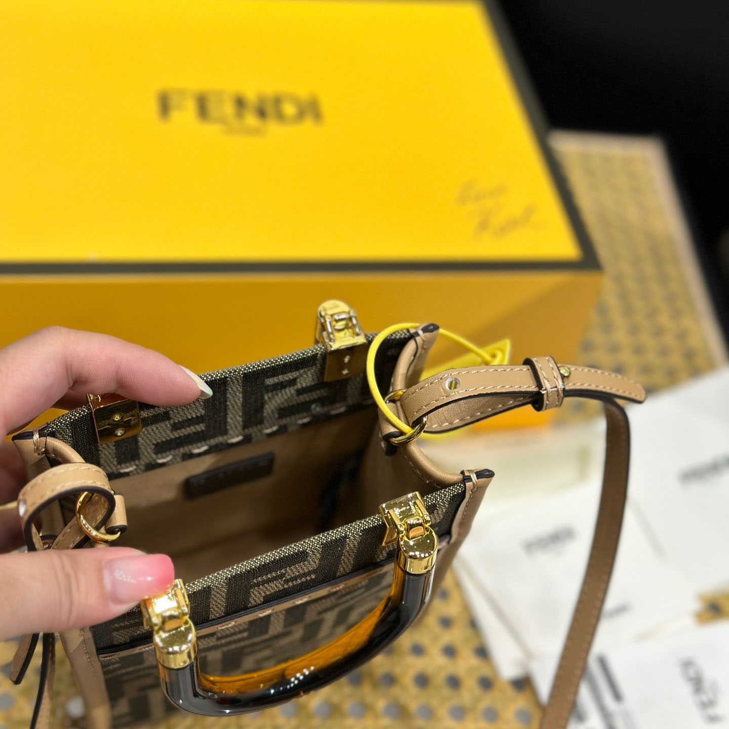 Mini Sunshine Shopper