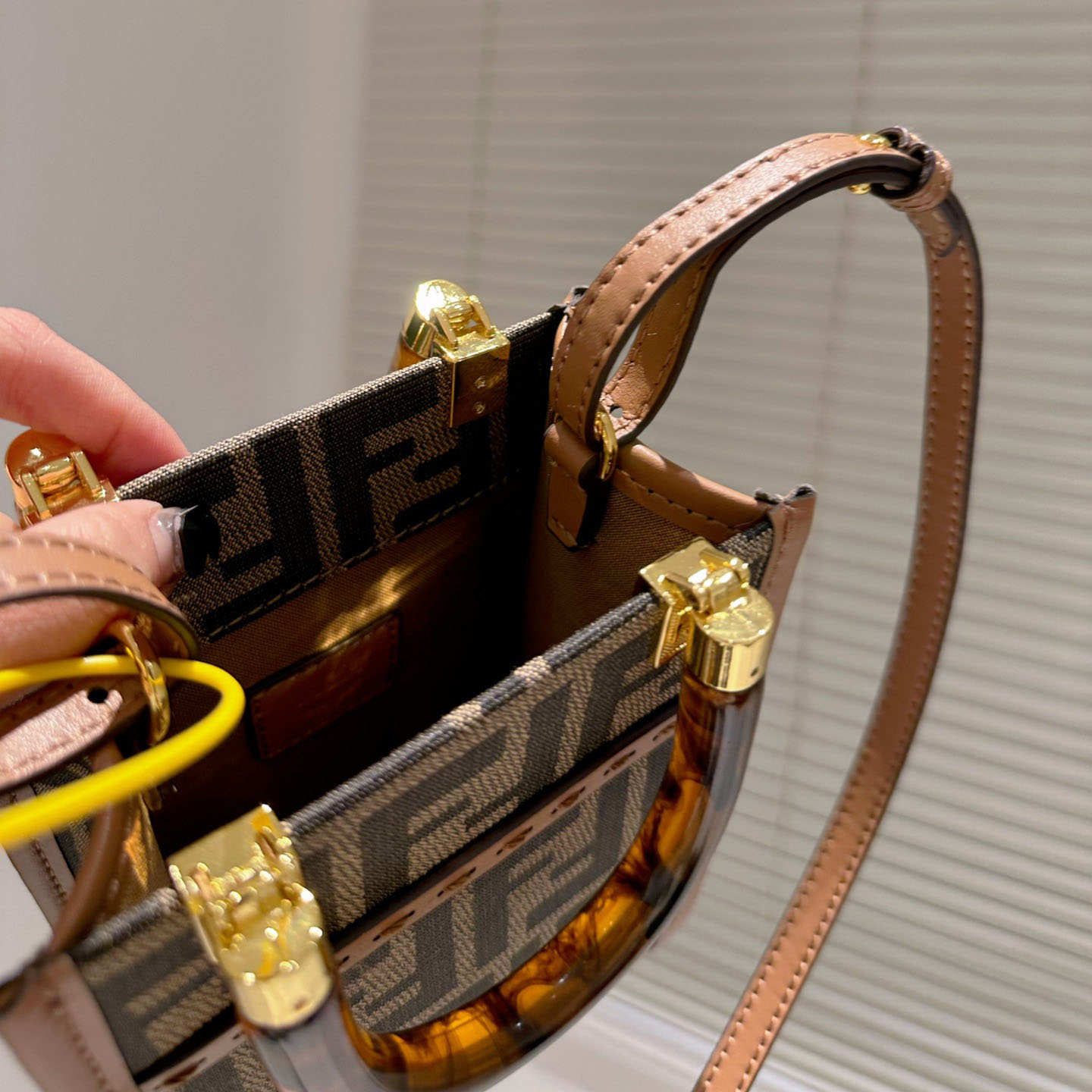 Mini Sunshine Shopper