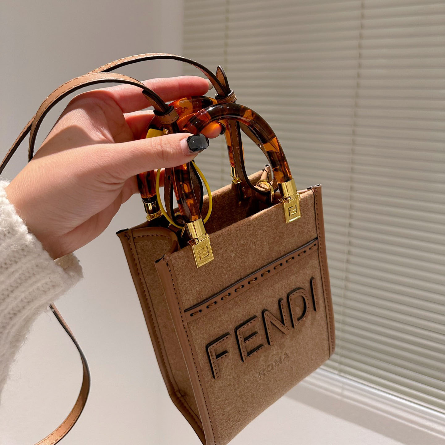 Mini Sunshine Shopper