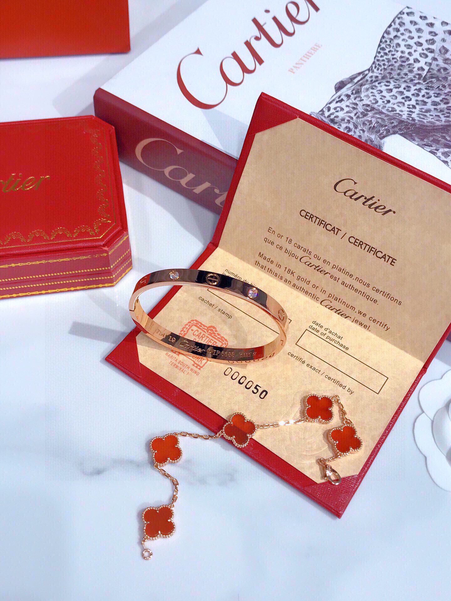 LOVE BRACELET, 4 DIAMONDS + VINTAGE ALHAMBRA BRACELET, 5 MOTIFS