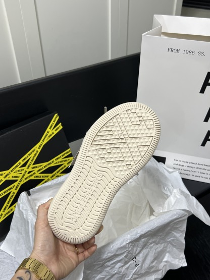 Pink Tweed Sneaker Shoes 2024 Spring Style Fashion Designer