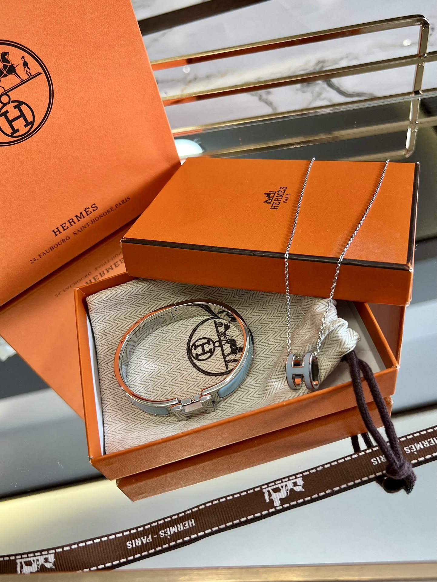 Clic H bracelet + Pop H pendant