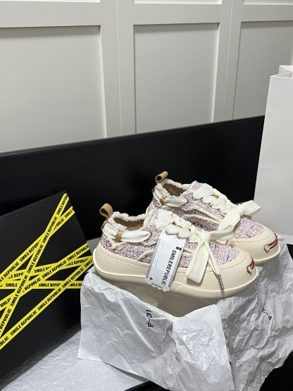 Pink Tweed Sneaker Shoes 2024 Spring Style Fashion Designer