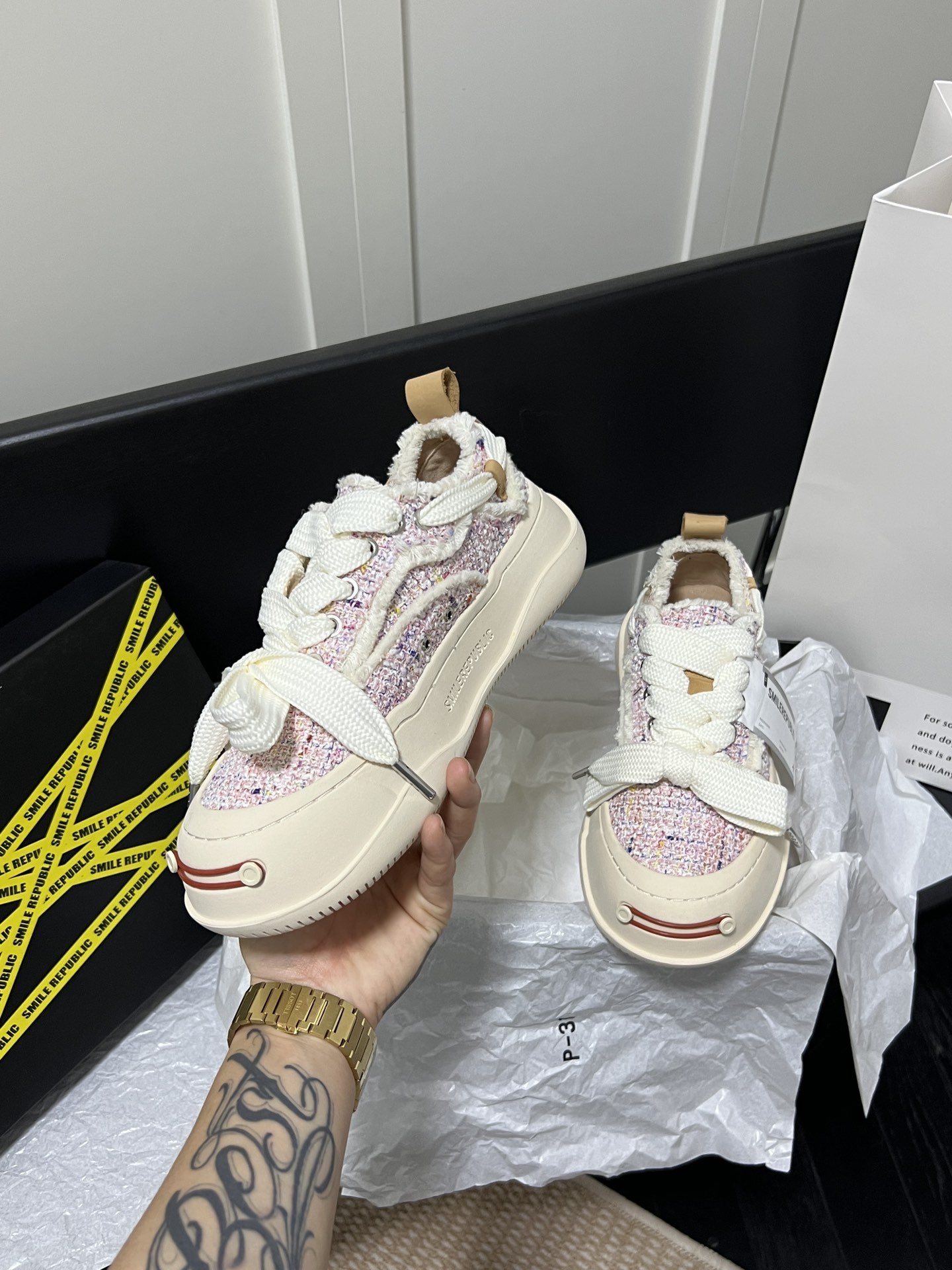 Pink Tweed Sneaker Shoes 2024 Spring Style Fashion Designer