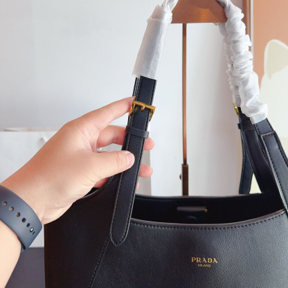 Large leather tote bag