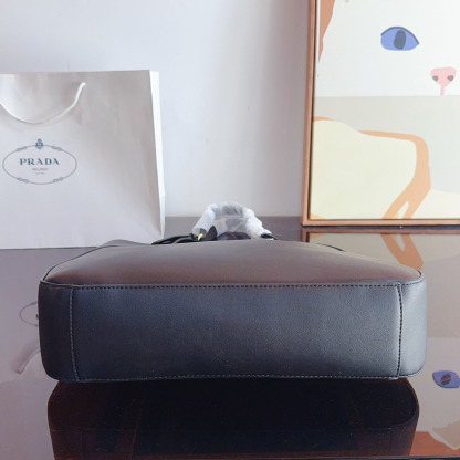 Large leather tote bag