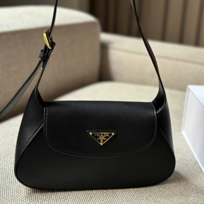 Small leather shoulder bag