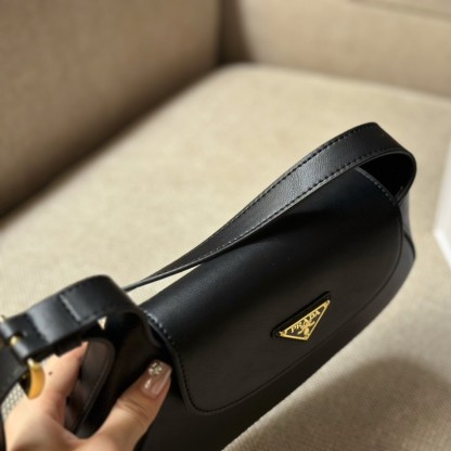 Small leather shoulder bag