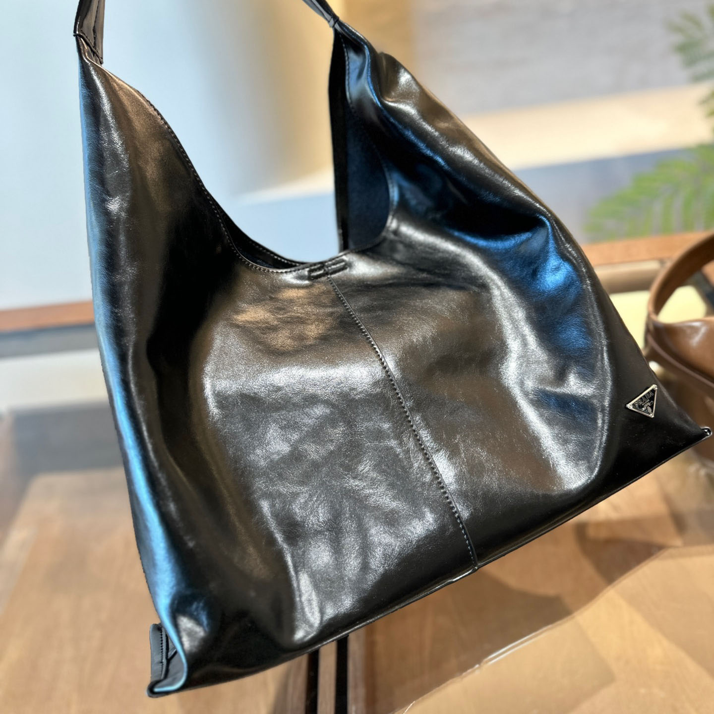 Leather tote bag