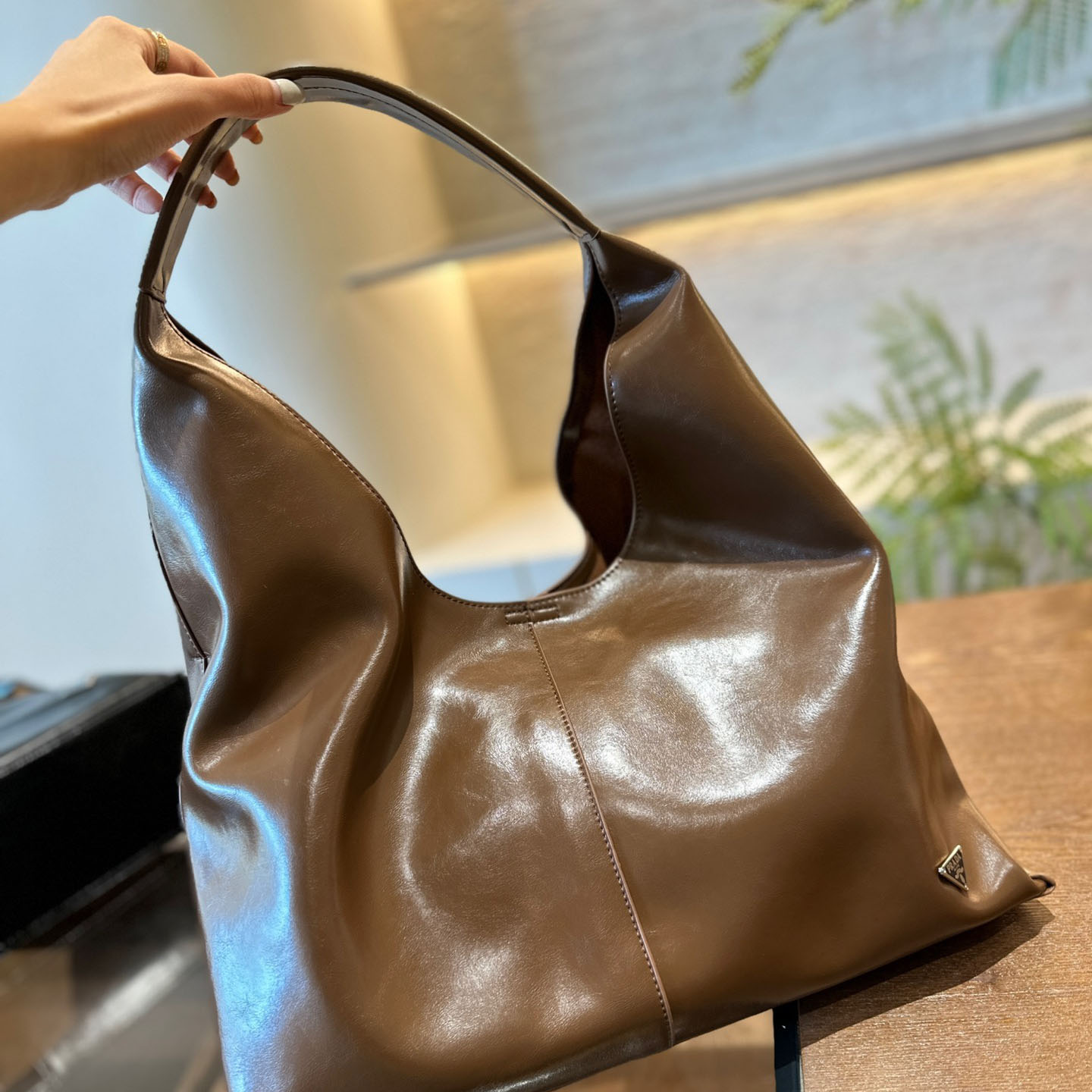 Leather tote bag