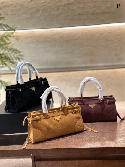 Medium Suede handbag