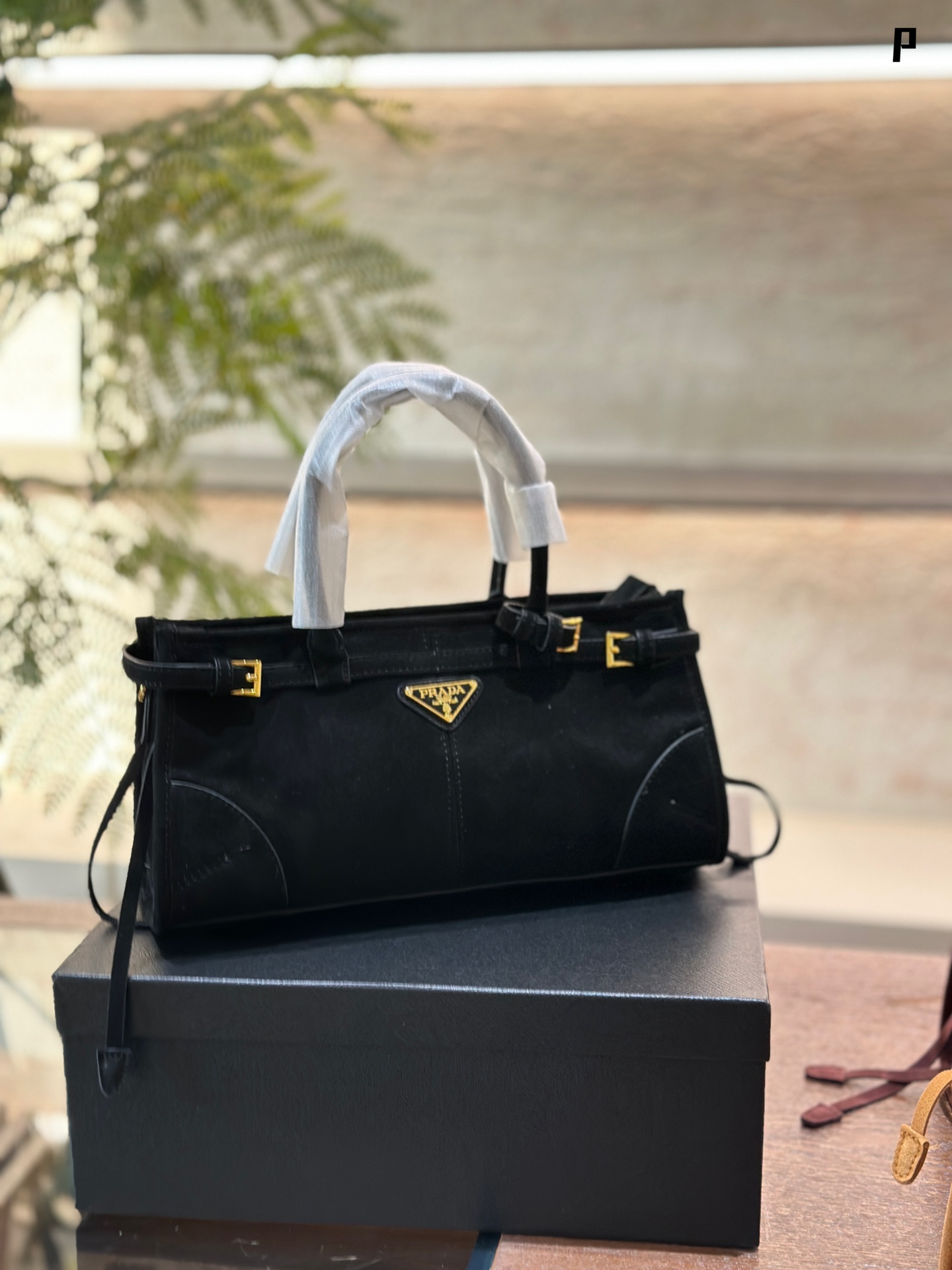 Medium Suede handbag