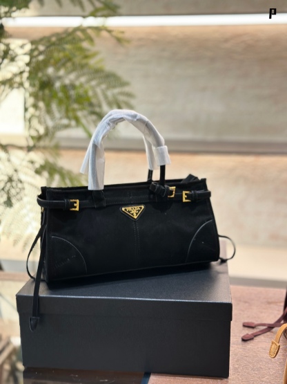 Medium Suede handbag