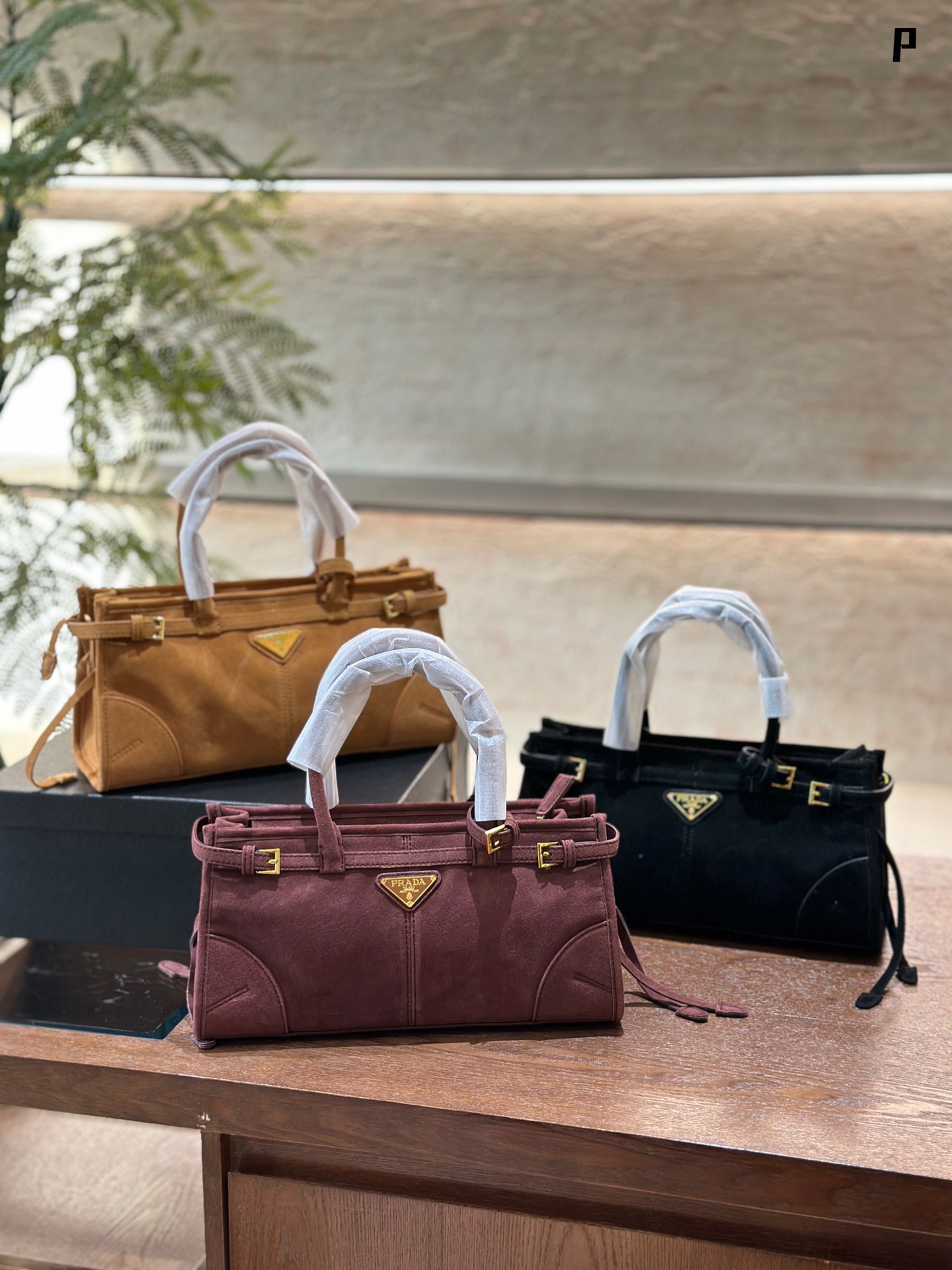 Medium Suede handbag