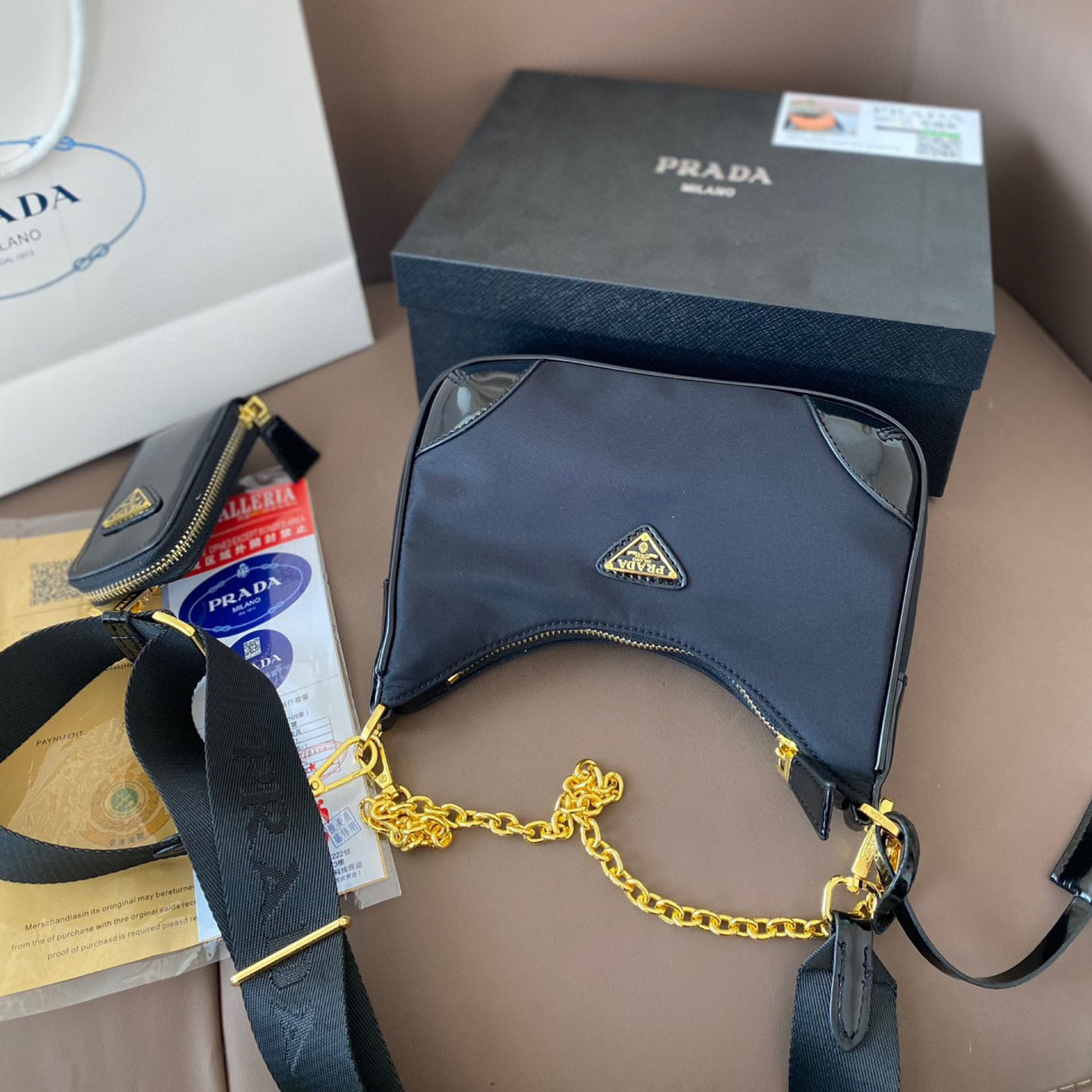 Re-Edition 2005 leather bag