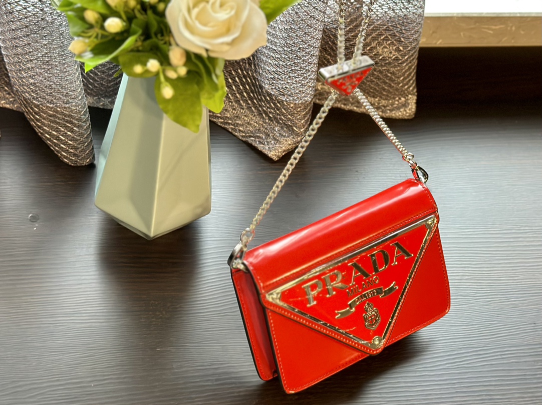 Spazzolato Triangle Logo Plate Flap Chain Crossbody Bag