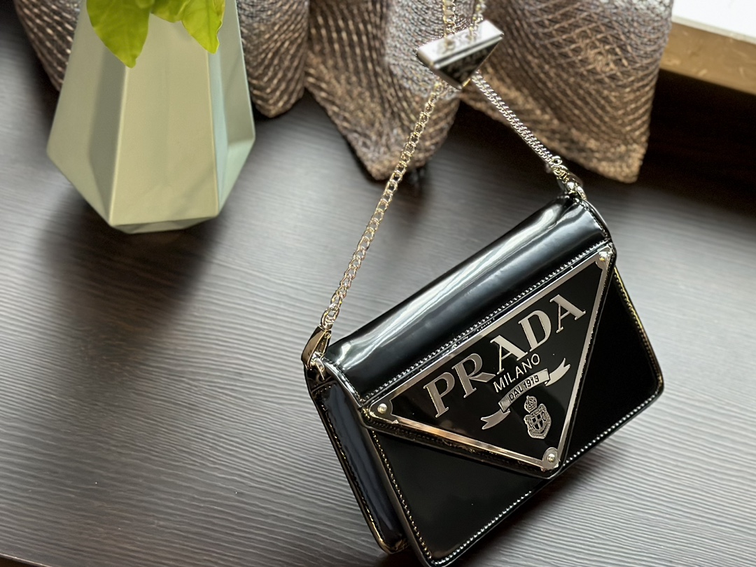 Spazzolato Triangle Logo Plate Flap Chain Crossbody Bag
