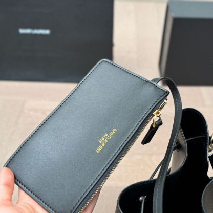 PARIS VII pochon in lambskin