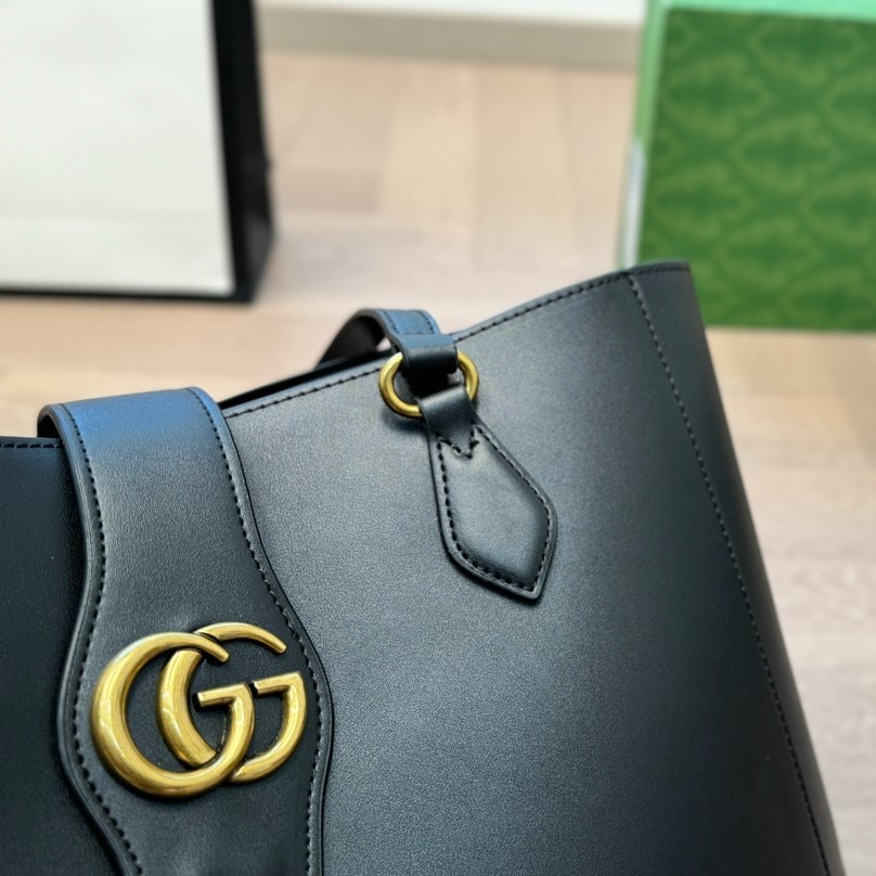 New Sakai Calfskin Lux Medium Dahlia Tote Black