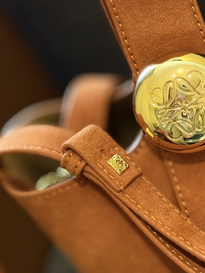 Pebble Bucket bag in soft grained calfskin