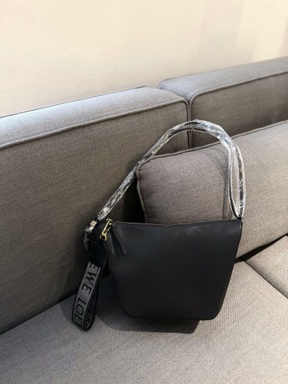 Hammock hobo in classic calfskin