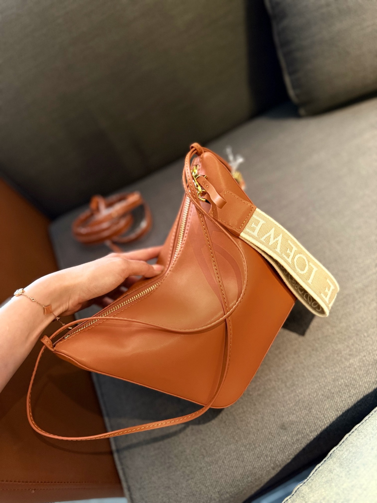 Hammock hobo in classic calfskin