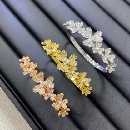 Frivole bracelet, 7 flowers, medium model