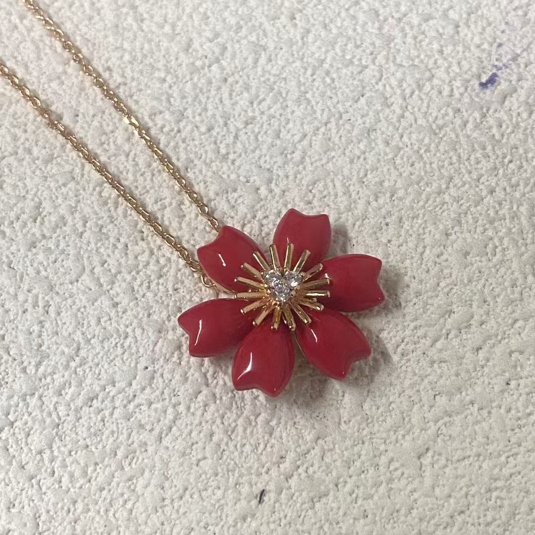 Rose de Noël pendant, mini model