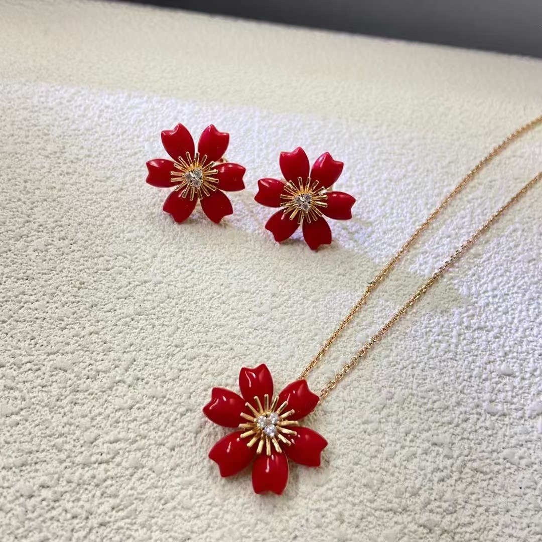 Rose de Noël pendant, mini model