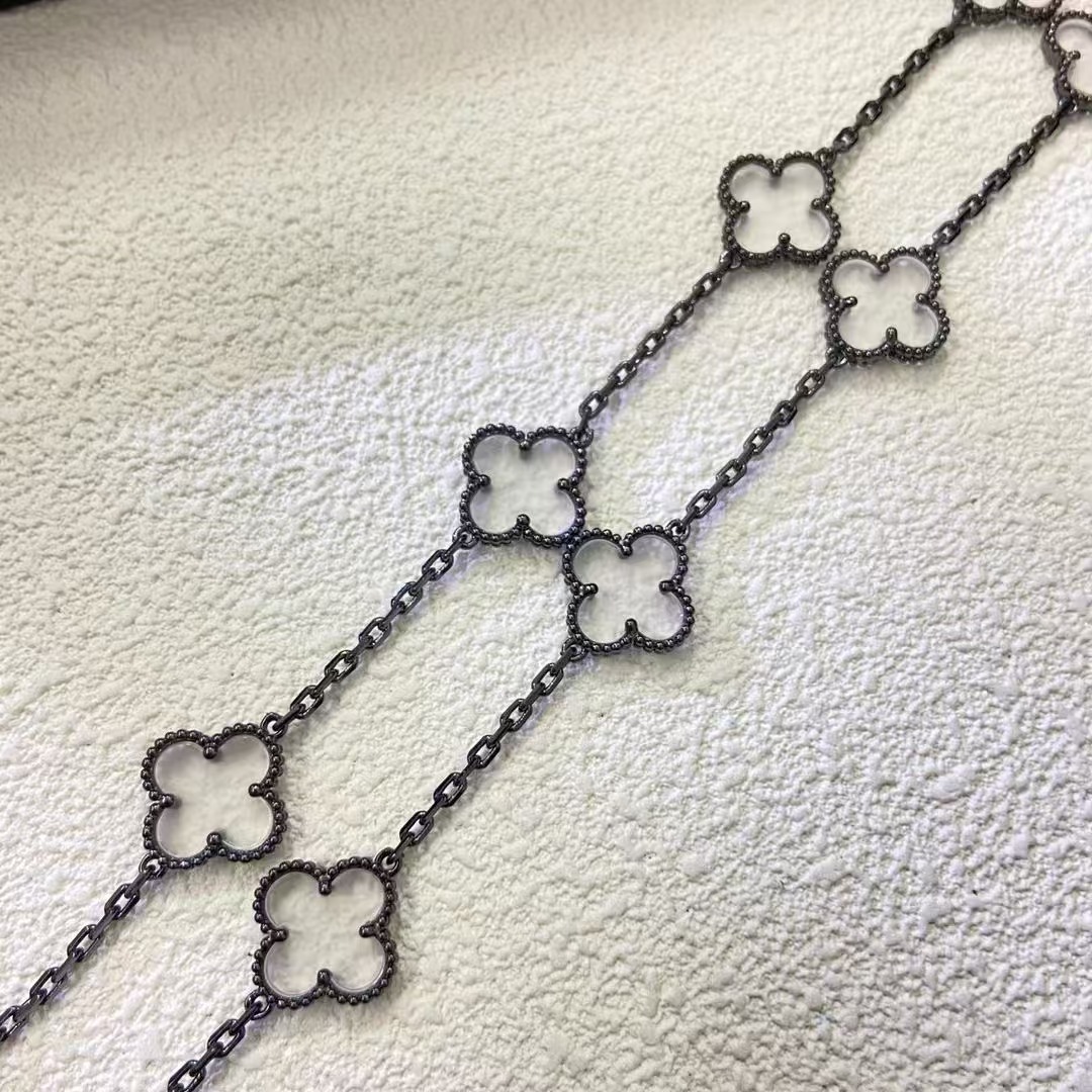 Vintage Alhambra necklace, 10 motifs