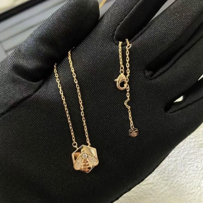 Bee My Love Medallion