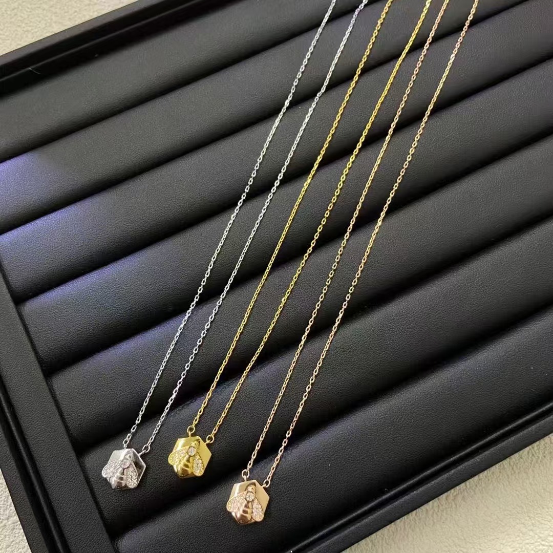 Bee My Love Medallion