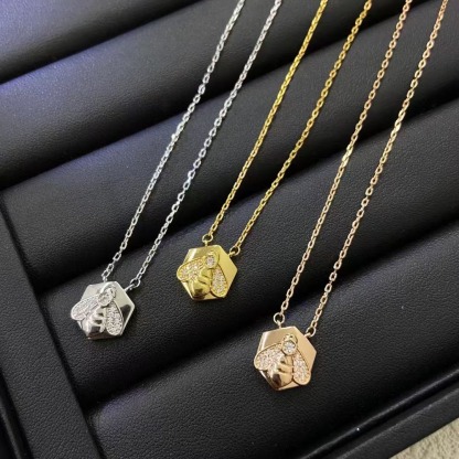 Bee My Love Medallion