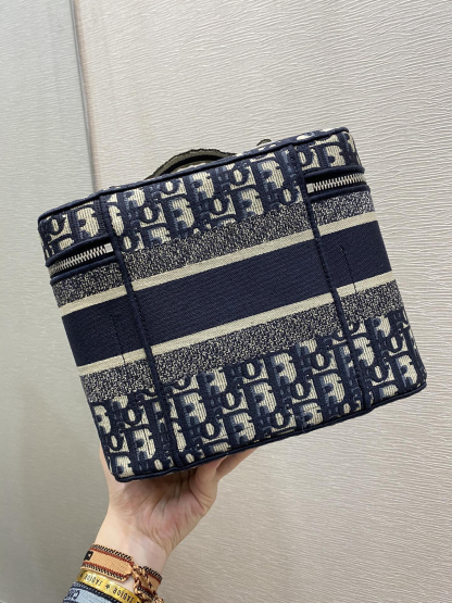 DithtorTravel Vanity Case with Shoulder Strap