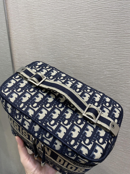 DithtorTravel Vanity Case with Shoulder Strap