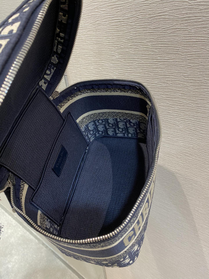 DithtorTravel Vanity Case with Shoulder Strap