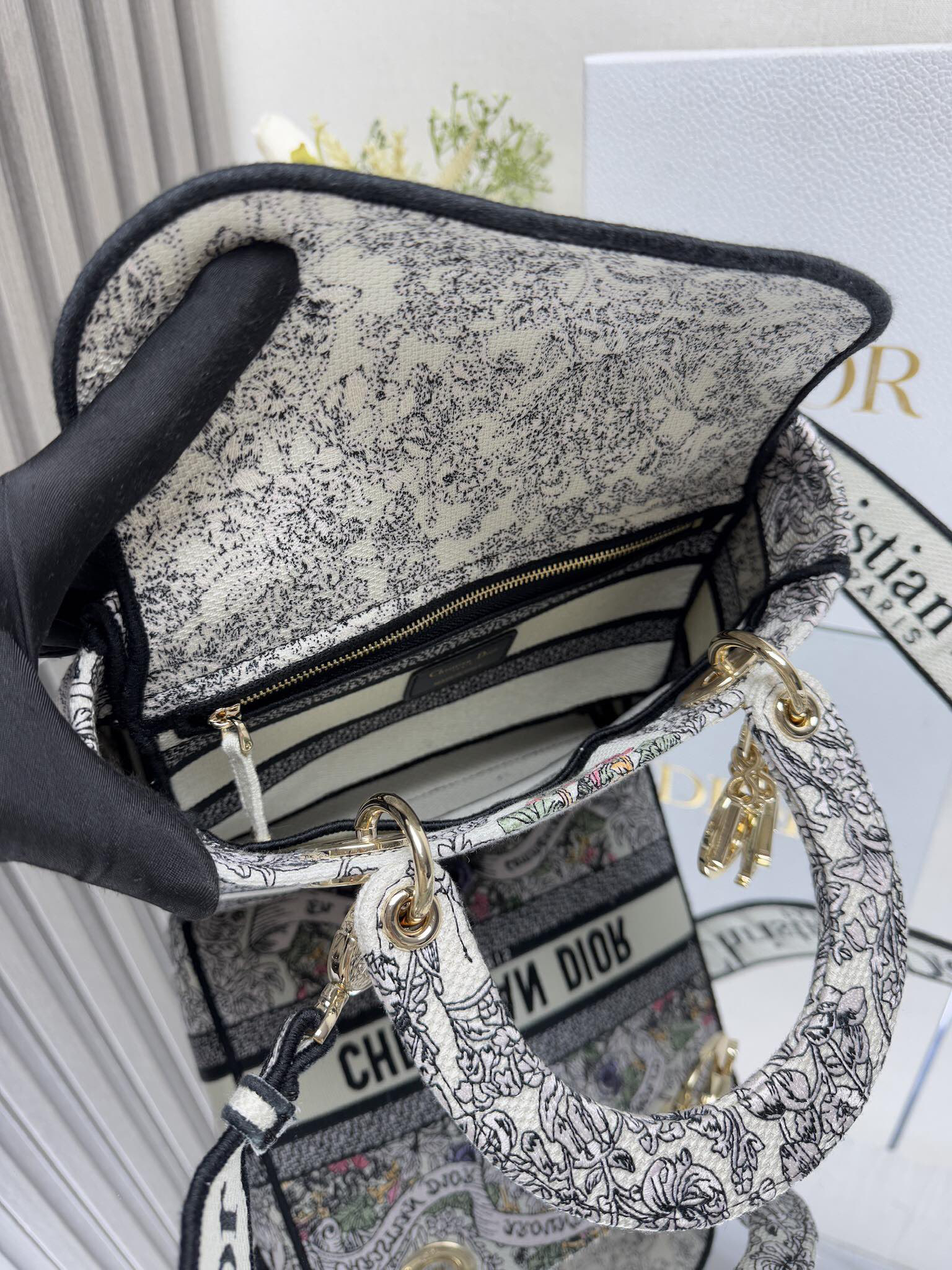 MEDIUM LADY D-LITE BAG