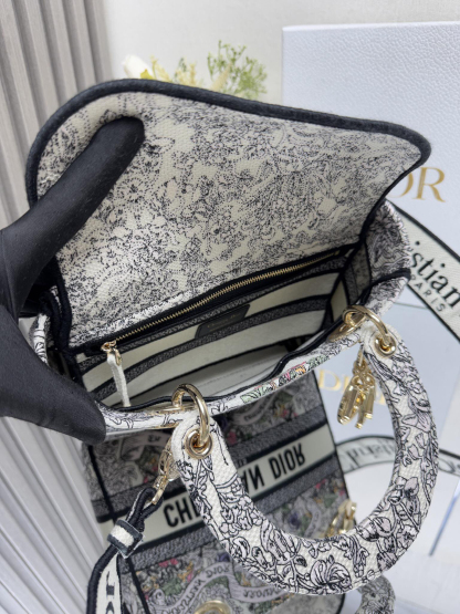 MEDIUM LADY D-LITE BAG