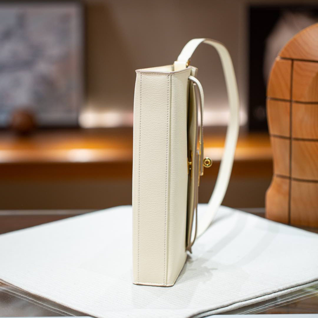 Herthtmes Chevre Chamkila Kelly Elan