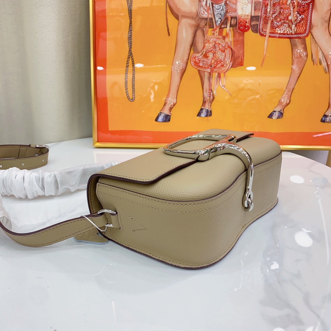 Herthtmes Epsom Della Cavalleria Elan Gris Pale