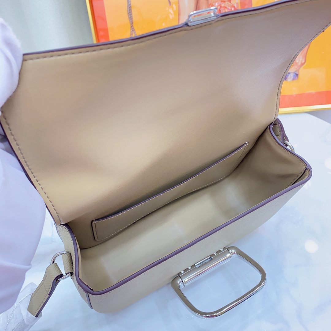 Herthtmes Epsom Della Cavalleria Elan Gris Pale