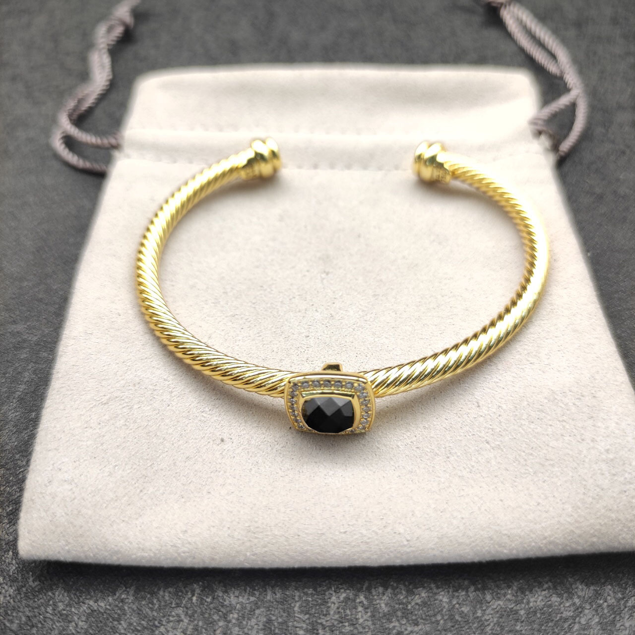 Cable Classics Bracelet with Black Agate and Diamonds 18K Yellow Gold 4mm
