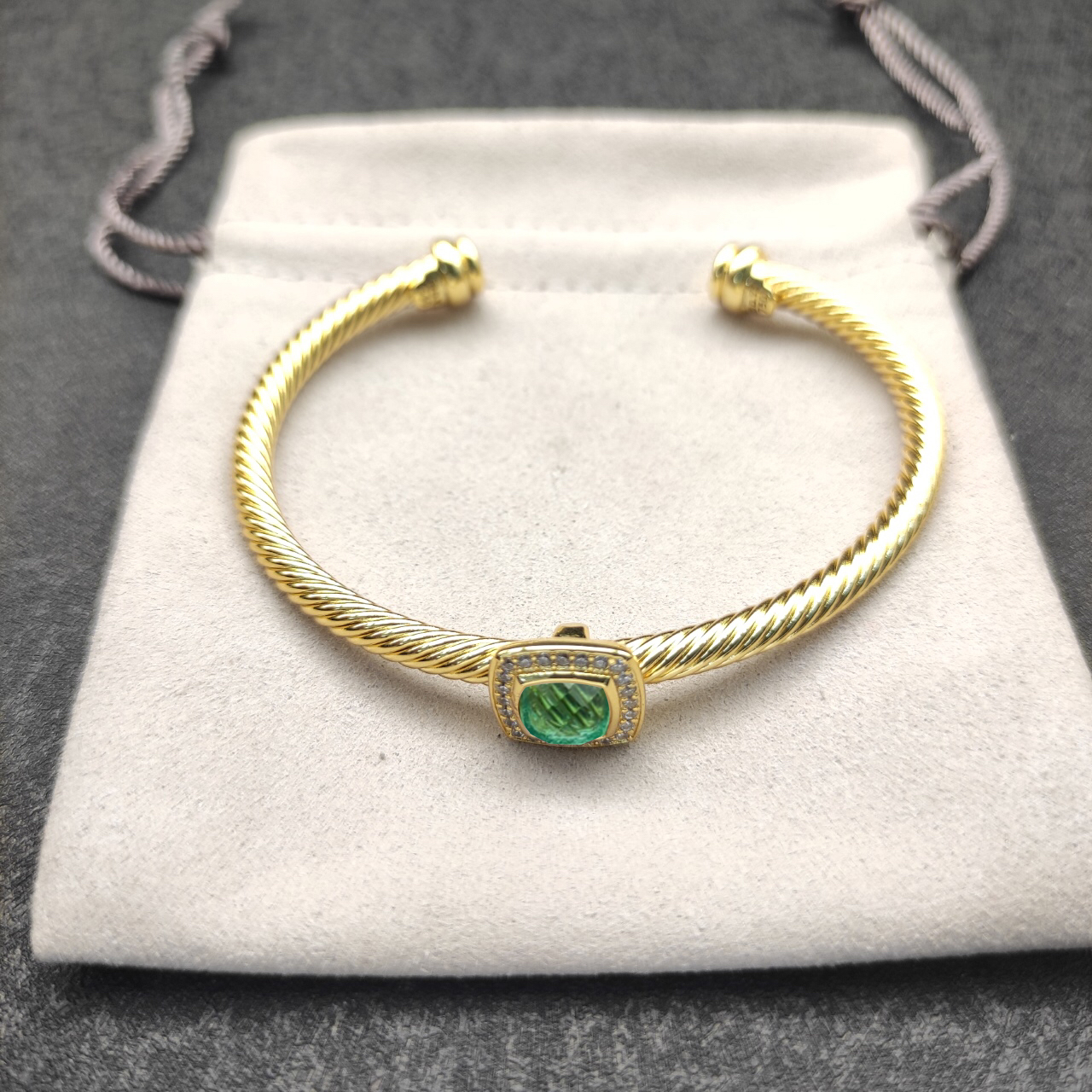 Cable Classics Bracelet with Green Agate and Diamonds 18K Yellow Gold 4mm
