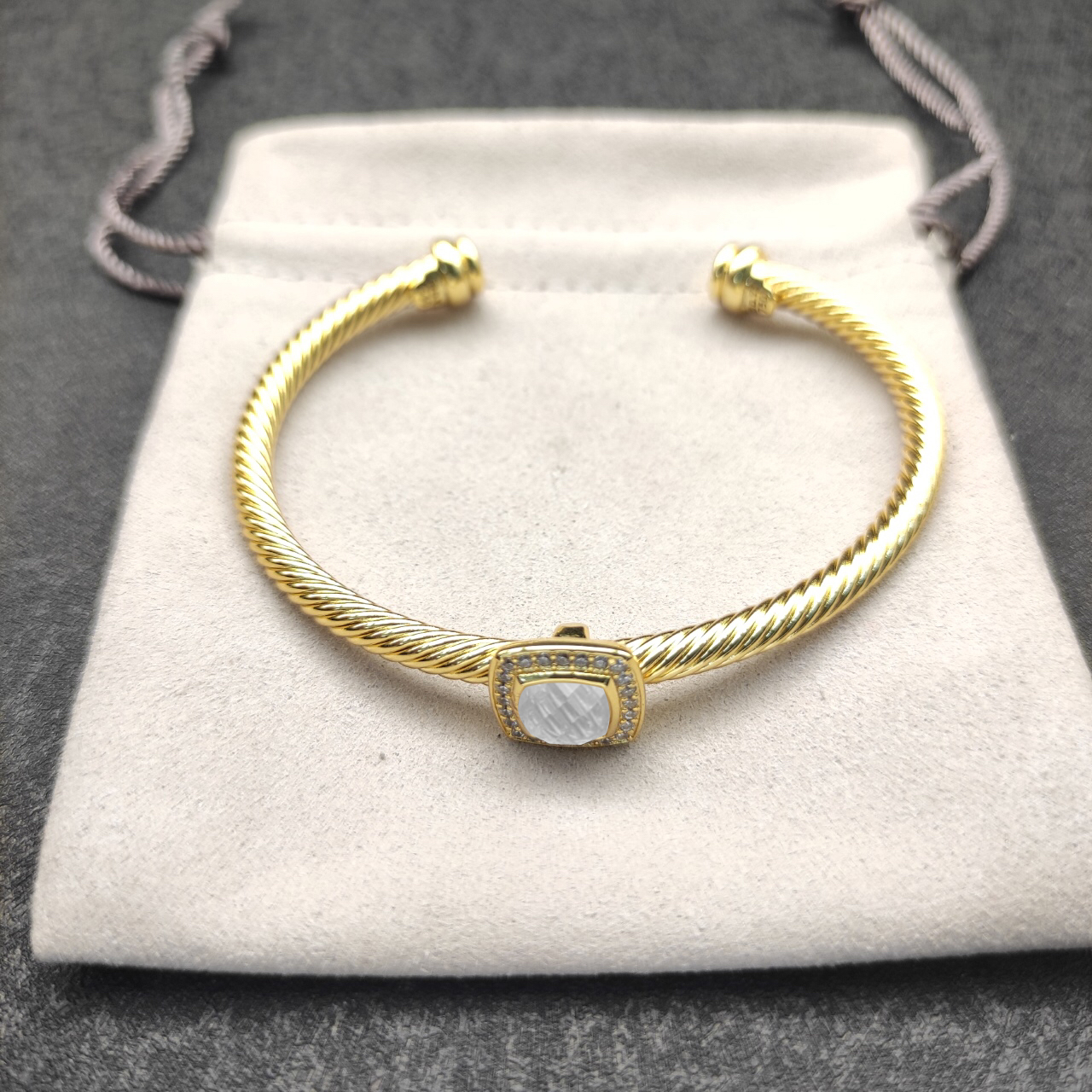 Cable Classics Bracelet with White Gold Agate and Diamonds 18K Yellow Gold 4mm