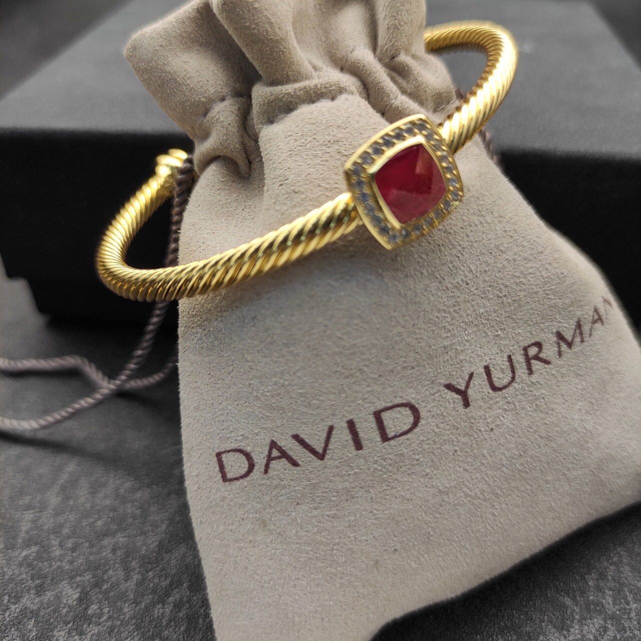 Cable Classics Bracelet with Red Agate and Diamonds 18K Yellow Gold 4mm