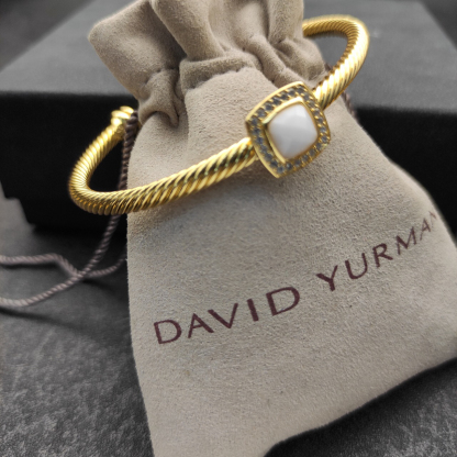 Cable Classics Bracelet with White Agate and Diamonds 18K Yellow Gold 4mm